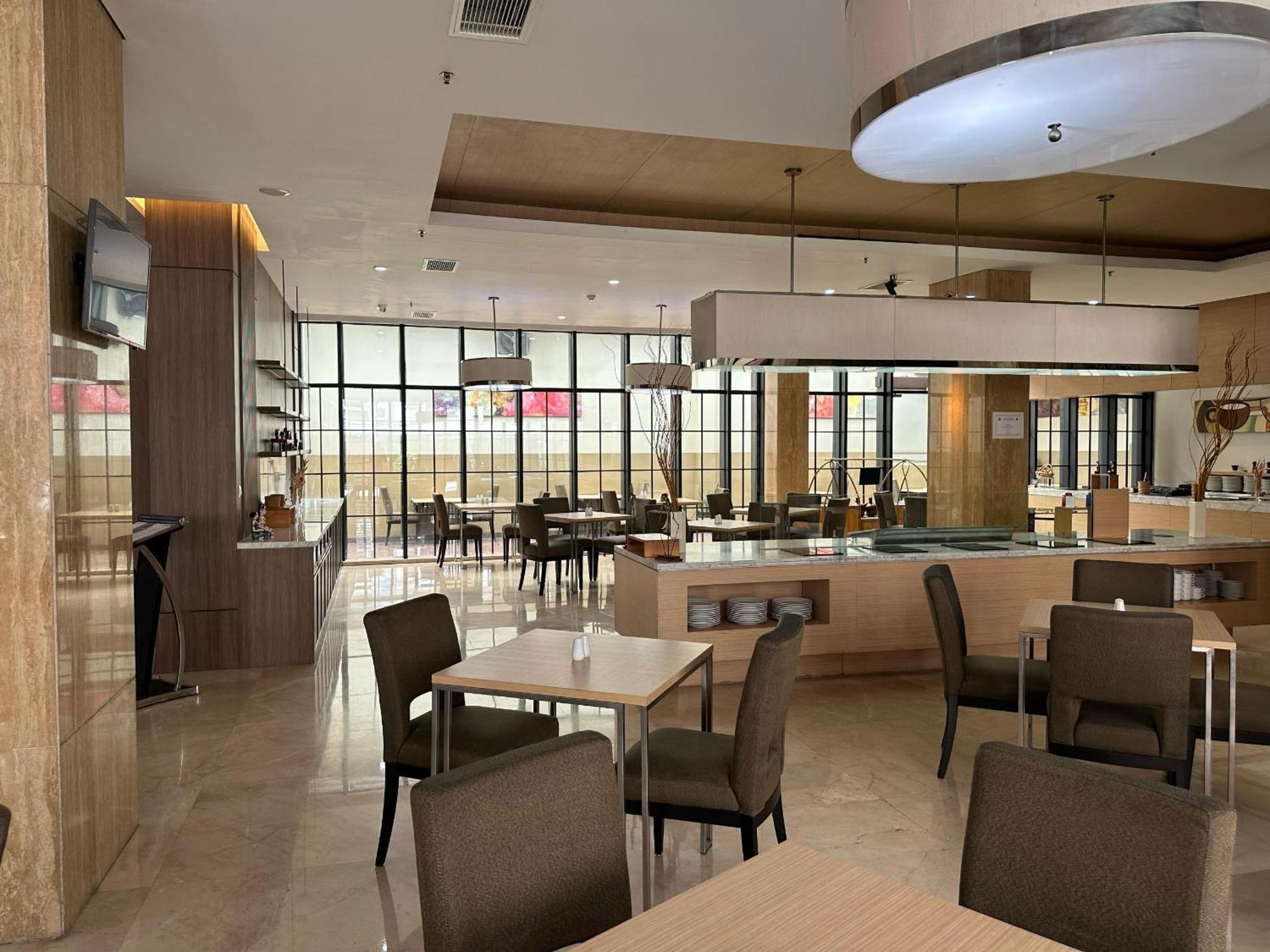 होटल Citadines Connect Airport Jakarta 3*